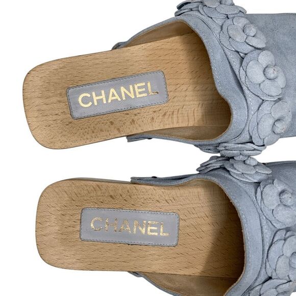 Chanel 22P CC Studded Camellia Clog Sandal Light Blue Suede EU 40 US 9-9.5 Mules - Picture 7 of 11